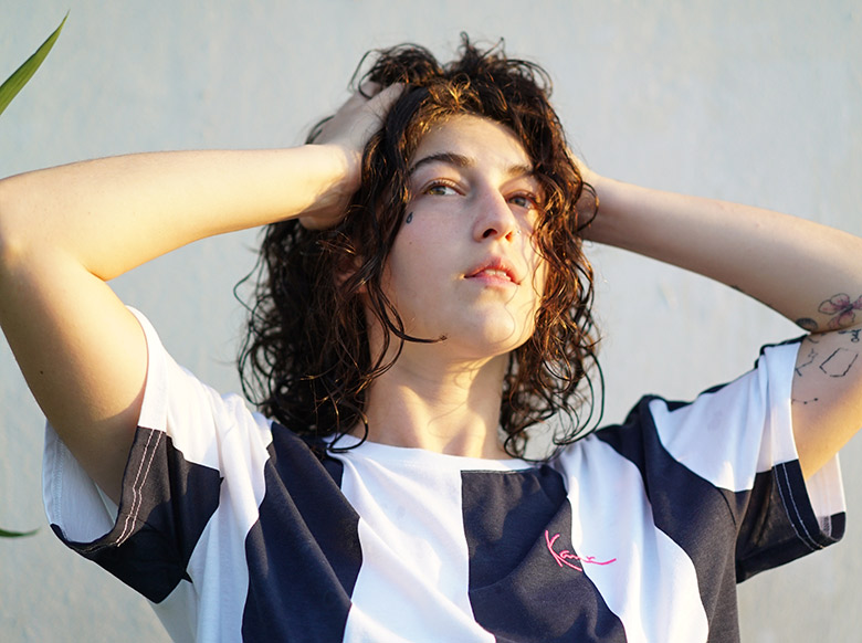 Özgün müzik tarzıyla dikkat çeken Ceren İdil ‘in yeni teklisi