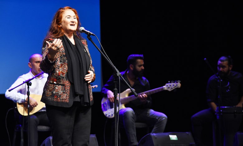 Türk Halk Müziği’nin en güçlü seslerinden Sabahat Akkiraz, 50. sanat