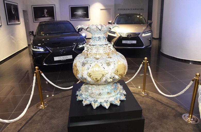 Lexus, Süzer Plaza’da yer alan Dolmabahçe Showroom’unda Ahad Saadi’nin dünyada