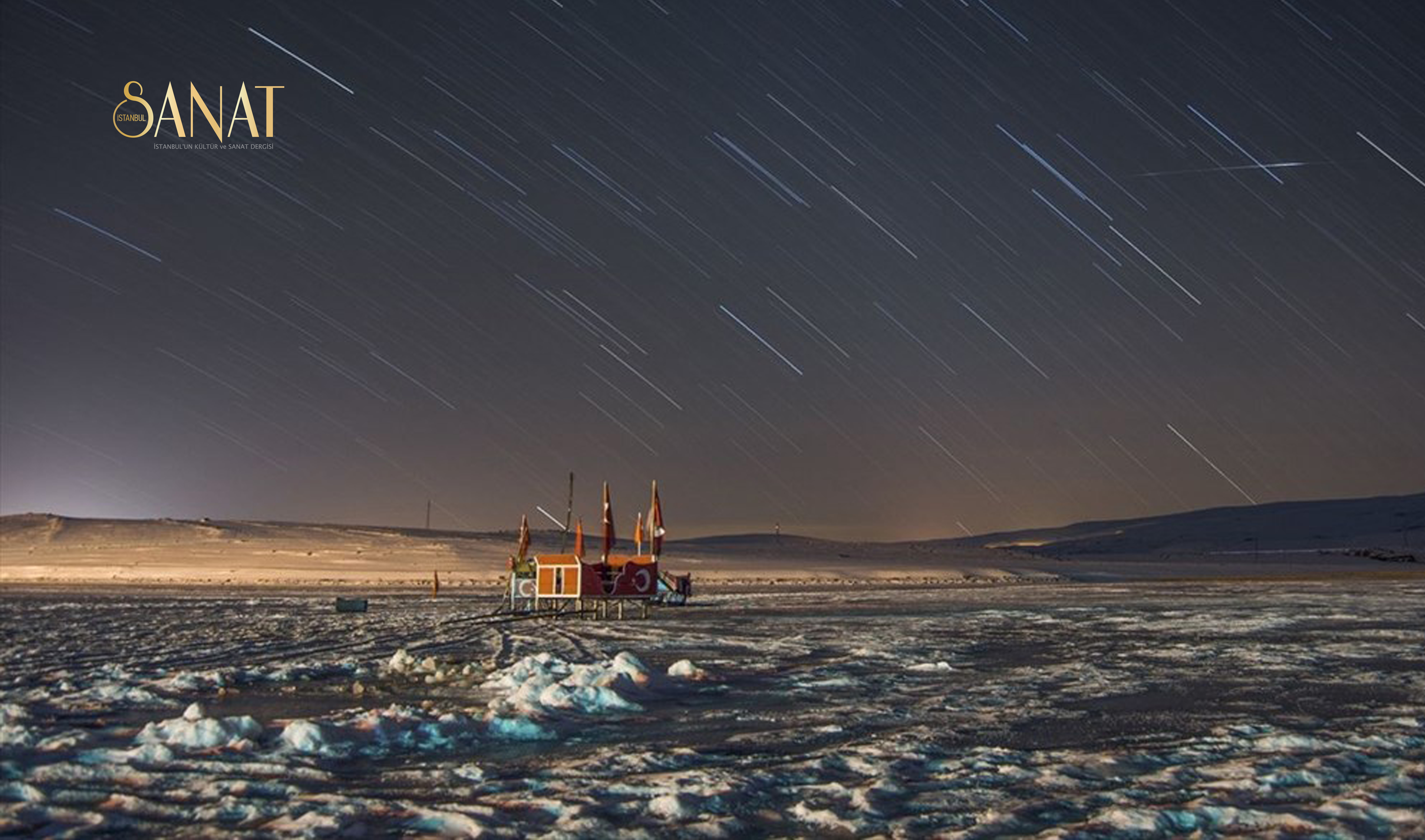 Kars-Ardahan sınırları içerisinde yer alan Çıldır Gölü’nde gece gökyüzü uzun