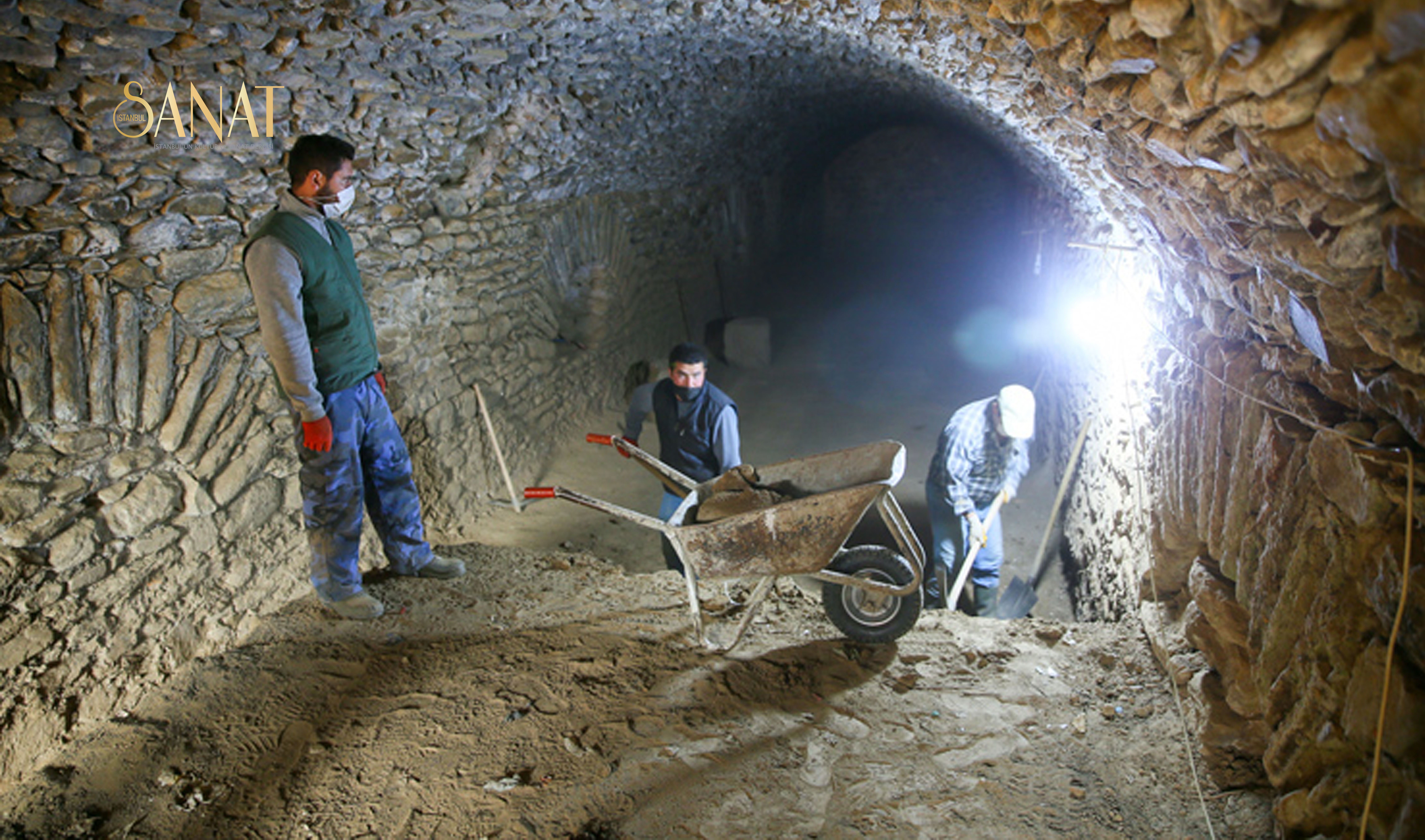 Ödemiş ilçesinde yer alan; Lidya, Pers ve Roma uygarlıklarına ev
