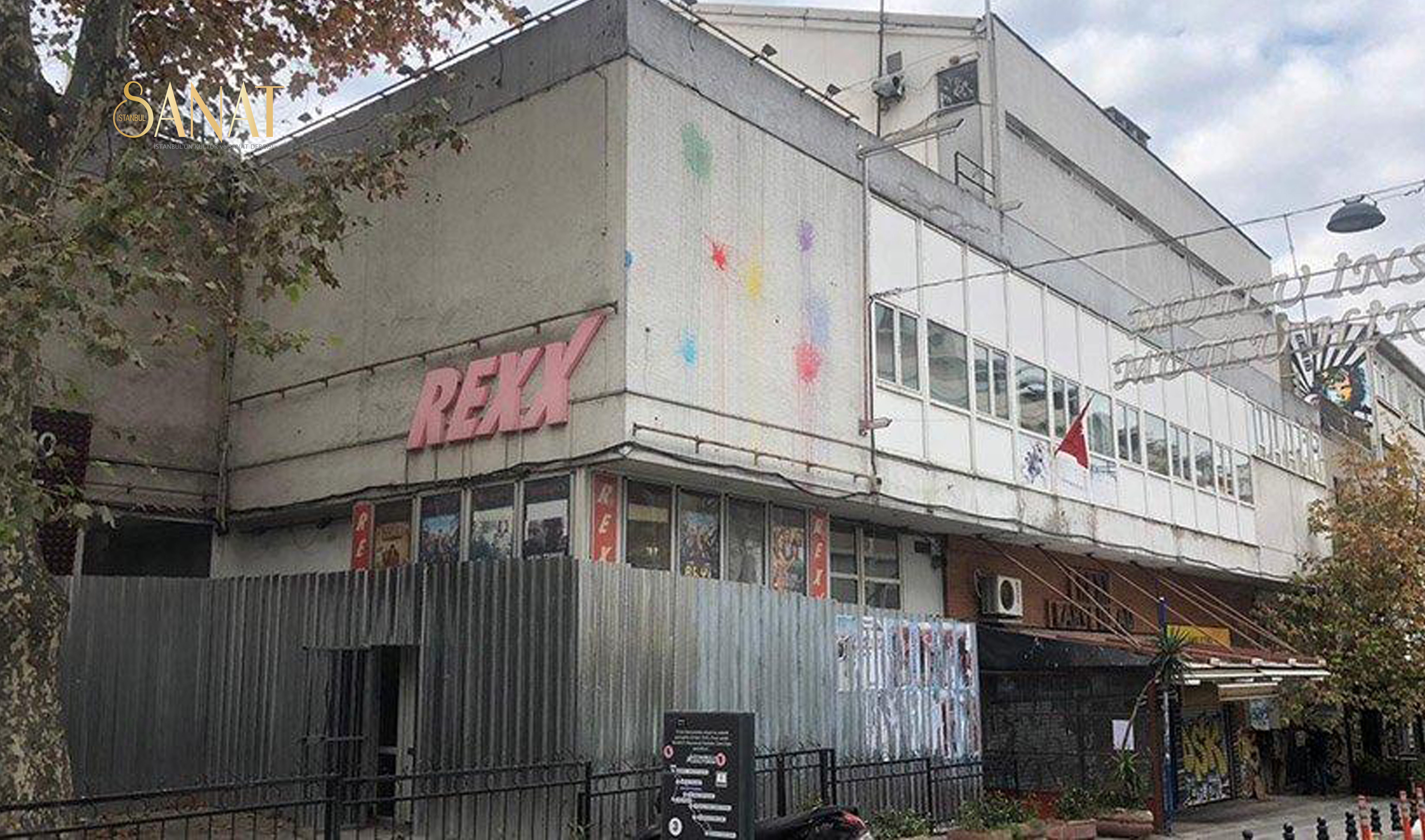 Kadıköy’ün tarihi salonlarından olan Rexx Sineması’nda yıkım çalışmaları başladı. 59