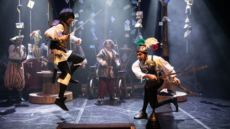 Baba Sahne’nin salgın öncesinde kapalı gişe oynayan prodüksiyonu “Don Kişot’um