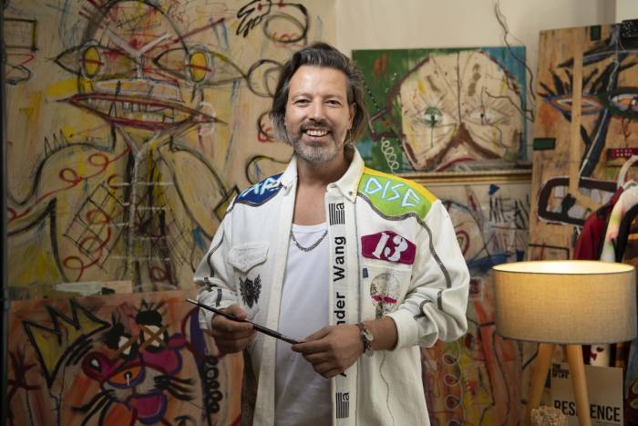 Gama Art Gallery, ressam ve moda sanatçısı Ulaş Bakır’ın ‘’Söylenecek