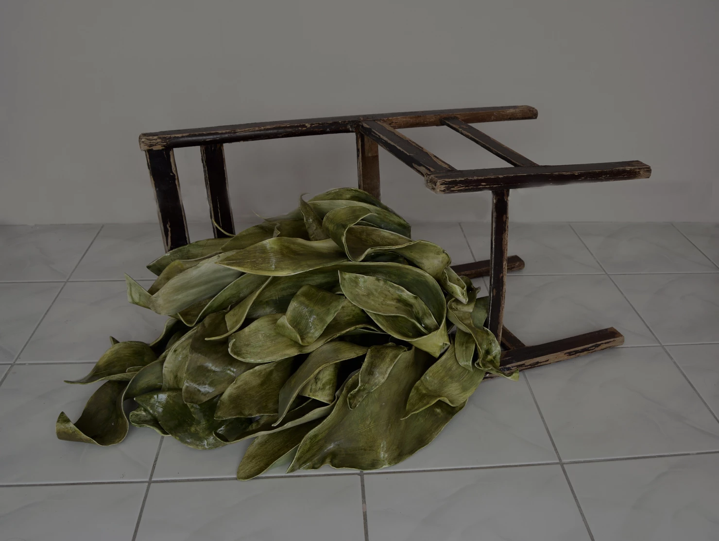 İzmir’in bağımsız sanat mekânlarından Hayy Açık Alan, Zamana Takılmak başlıklı