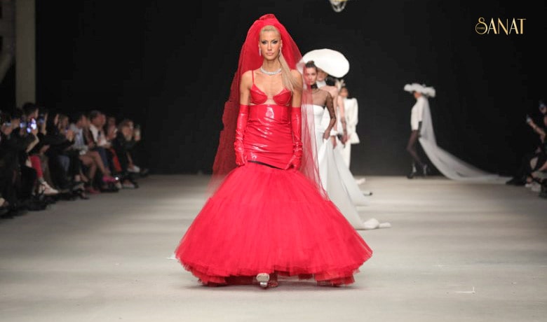 Dünyaca ünlü gurur kaynağı modacımız Hakan Akkaya’nın 45 parçadan oluşan