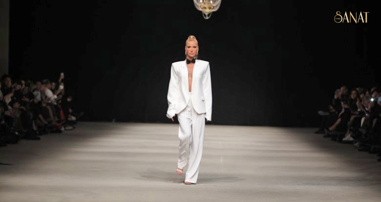 Hakan AKkaya defile Çağla Şıkel