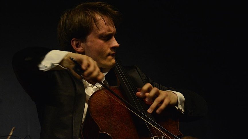 Alman çellist Benedict Kloeckner ve Yunan asıllı Alman Danae Dörken,