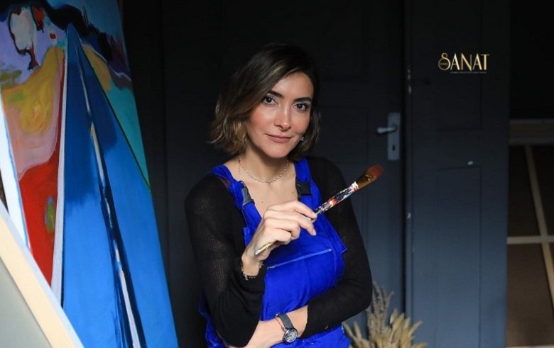 Sanatçı Dilera Topaloğlu’nun bu sergisinde yer alan çalışmalarında, direkt olarak