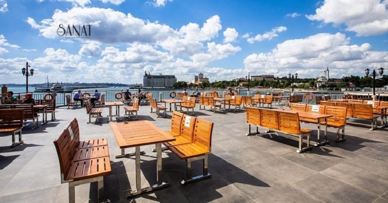 İstanbul’un en popüler noktalarında, şehrin en güzel seyredilebildiği şubeleriyle dikkat