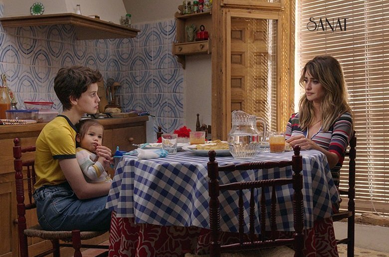 Usta yönetmen Pedro Almodóvar’ın yeni filmi ‘Paralel Anneler’, vizyona girmeden