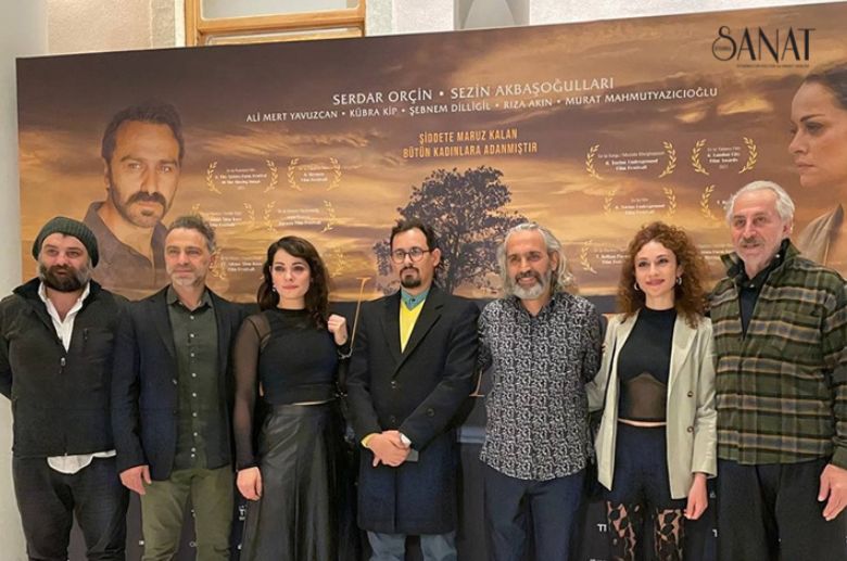 Ülkemizdeki filmlerin rüzgarı esmeye devam ediyor. Biz izleyenler de gururlanmaya