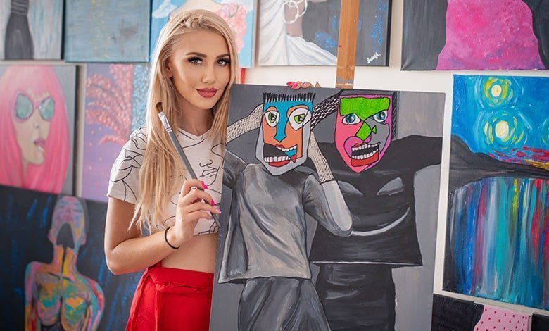 Katar’da yaşayan ressam Buket Atabek, Bodrum Çağdaş Sanat Fuarı’na katlıyor.