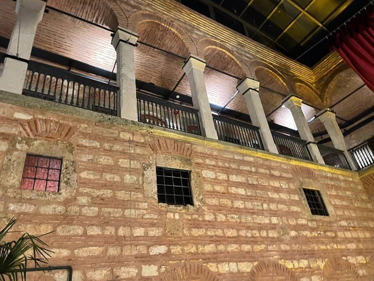İstanbul’un Fatih ilçesinde Hobyar Mahallesi’ndeki Muhsinzade Han’ın, restorasyonların ardından açılan