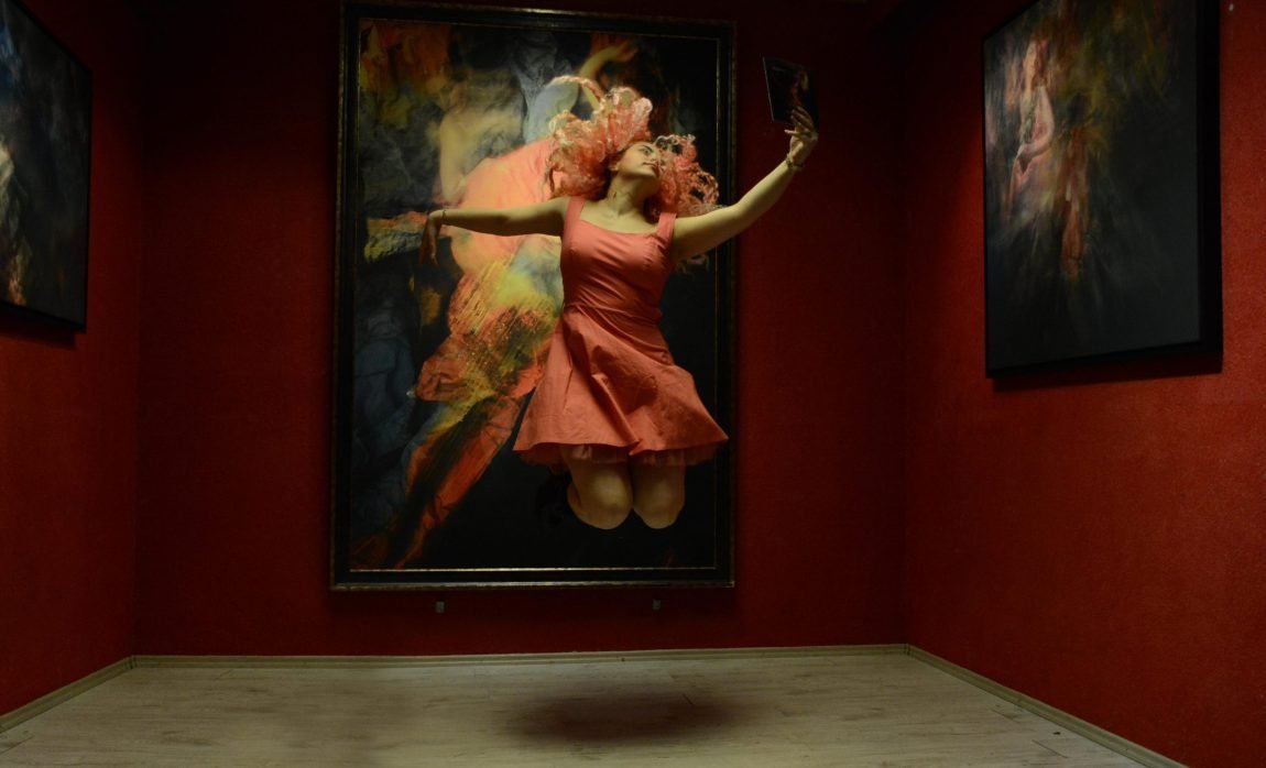 Tebrizli ressam ve fotoğrafçı Parisa Karamnezhad, “PAYRIKAIST” temalı beşinci özel