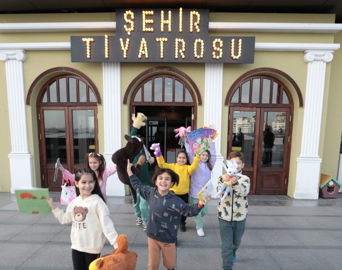 İBB Şehir Tiyatroları Çocuk Eğitim Birimi öğrencileri, depremden etkilenen kardeşleri