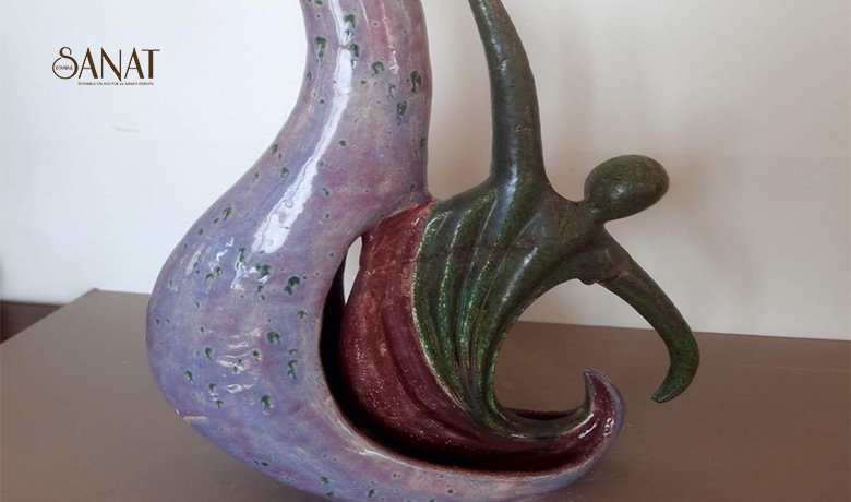 Asaletin, zerafetin ve aşkın simgeleri olan lale ve kadını, seramik