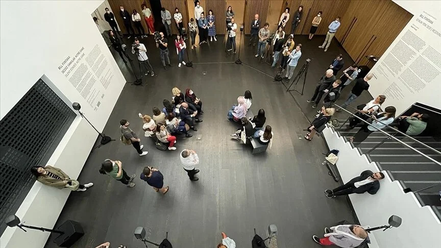 Kültür ve yaşam alanı Arter, güncel sergilerindeki eserlerden bazılarını rehberli