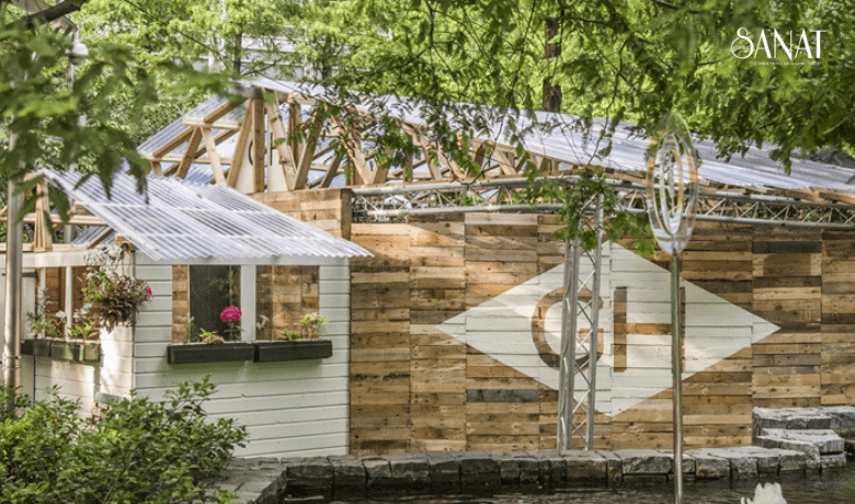 İngiltere’de sıfır atık vizyonuyla kurulan, binasının inşasından oyunların sergilenmesine kadar