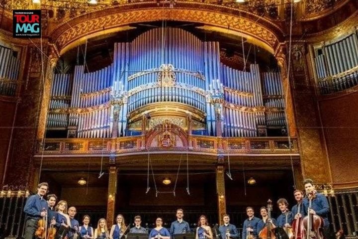 İş Sanat, yeni konser sezonunu Cumhuriyet’in 100. Yılı’nı kutlamak üzere