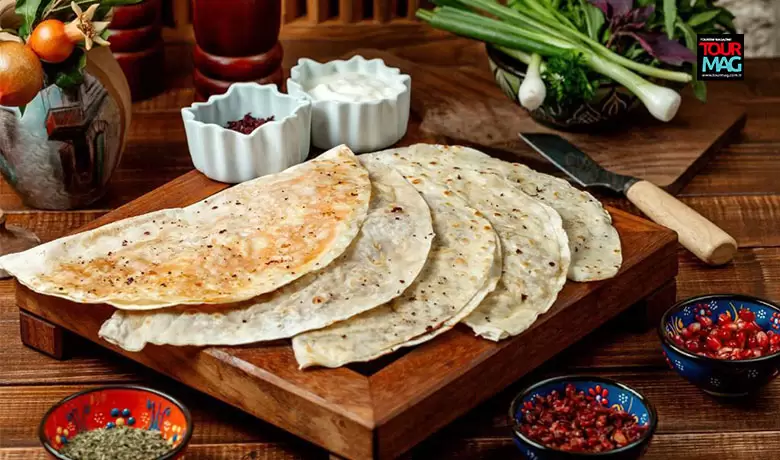 Tarihi İpek Yolu üzerinde kültürlerin buluşma noktasında yer alan Azerbaycan