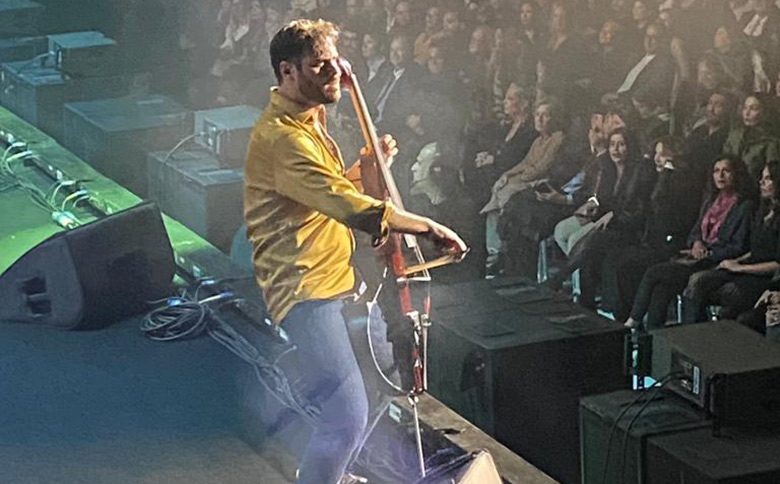 Kısaca “Hauser” olarak tanınan “2Cellos” grubunun kurucu üyesi Stjepan Hauser,