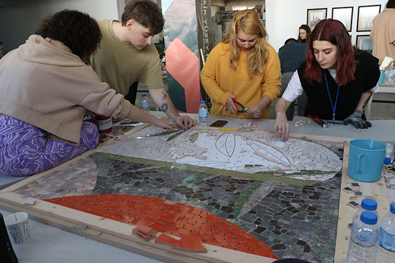 Fabrika atıkları sanat eserine dönüştürülüyor. Türkiye genelindeki üniversitelerin seramik bölümlerinden