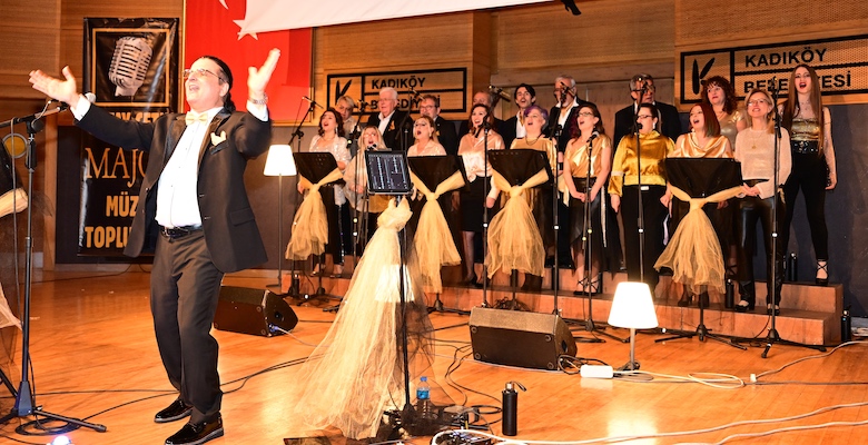 Major Müzik Topluluğu, Oktay Çetin liderliğindeki eşsiz performanslarıyla Kadıköy’de müzik