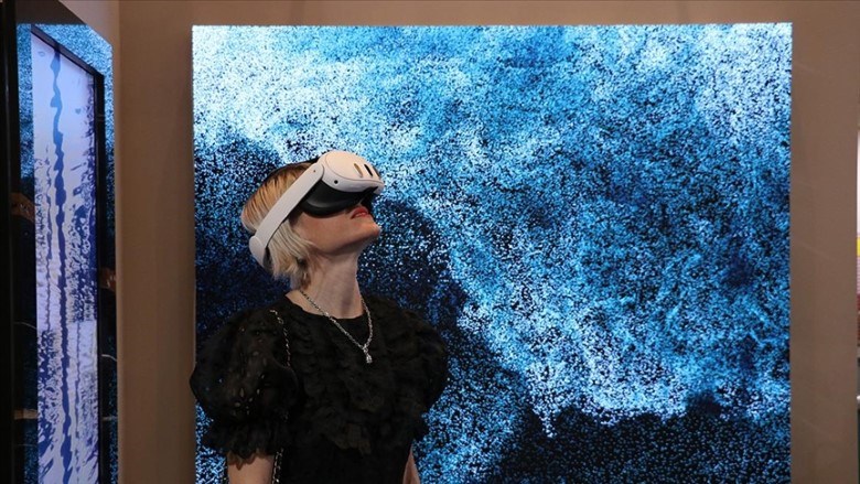 Renkli bir seçkiyi sanatseverlerle buluşturan Art Dubai, küratörlüğünü Alfredo Cramerotti