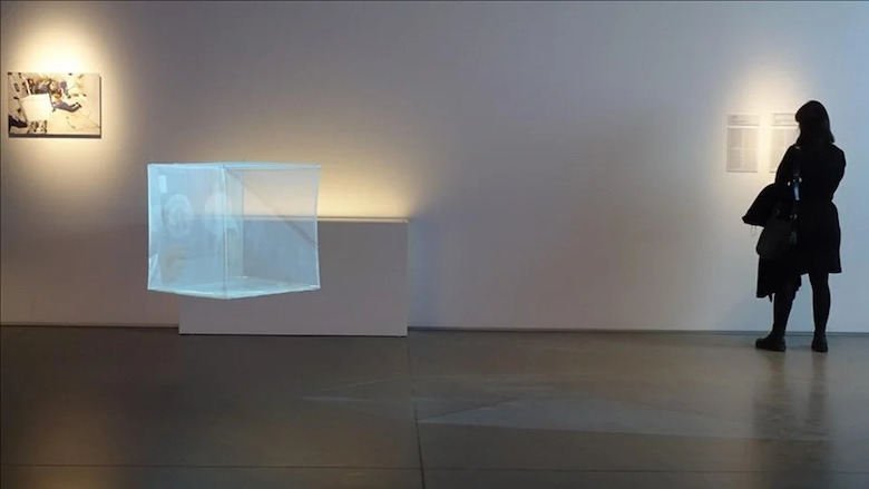 İstanbul Modern Kısa Süreli Sergi Salonu’nda, dijital kültüre odaklanan “Zamansız