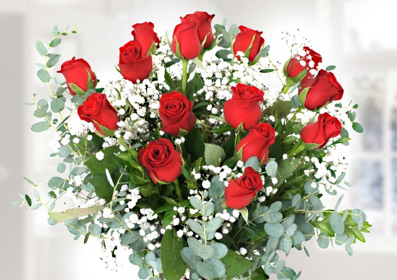 Çiçekler, tarih boyunca oldukları gibi, bugün de özel günlerde ya