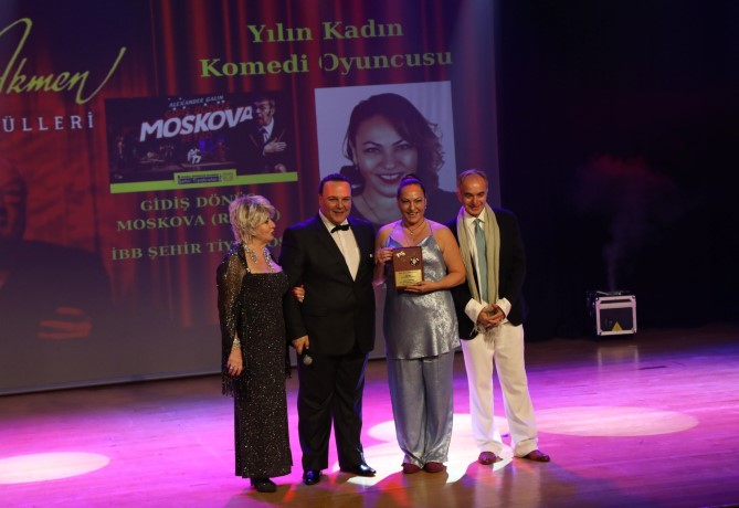 İstanbul Büyükşehir Belediyesi Şehir Tiyatroları, Üstün Akmen Ödülleri’nde 3 ödüle