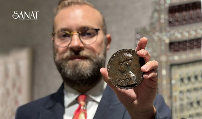 Londra’da düzenlenen müzayedede Osmanlı dönemine ait çok sayıda eser satışa