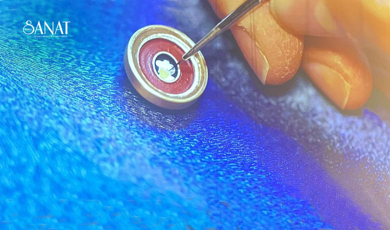 Mikro sanat tekniğiyle eserler üreten Murat Uçar ‘ın “Büyük Hükümdarlar,