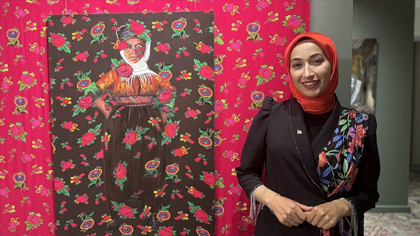 Ressam ve öğretmen İkranur Doğan’ın hazırladığı Anadolu kadınlarının motiflerini ele