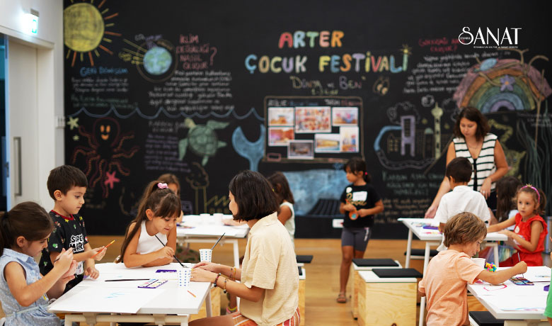 Arter’in, farklı yaş gruplarından katılımcıları, çağdaş sanatı keşfedip yorumlamaya, çeşitli
