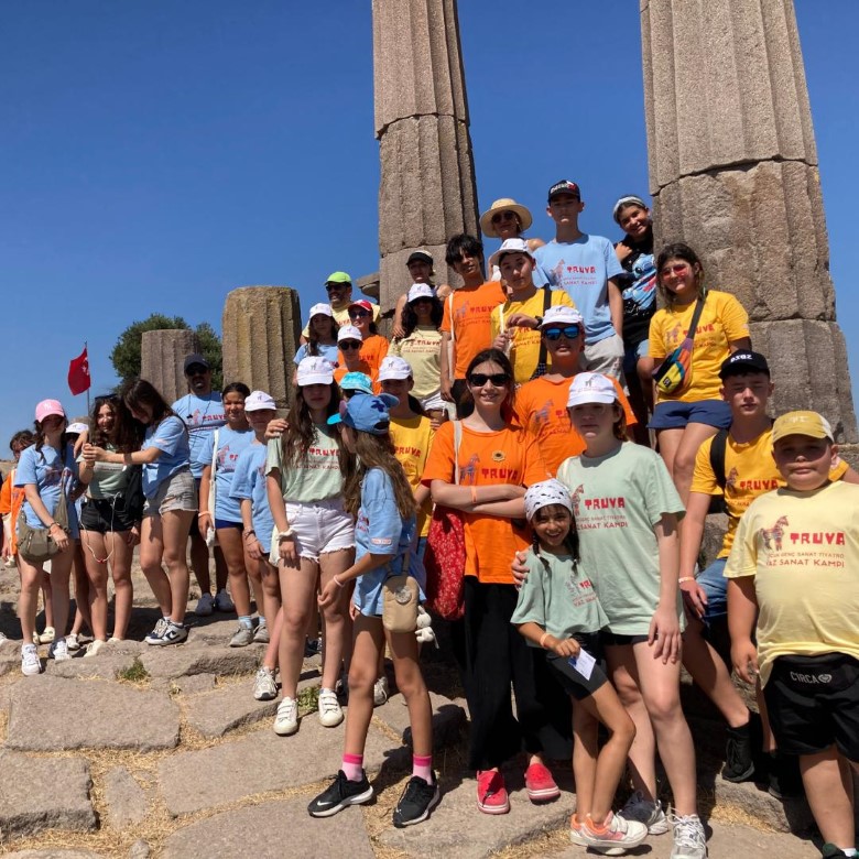 Çocuk Genç Sanat Tiyatro ÇGST