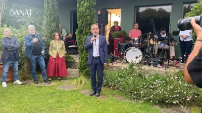 Rengin ve sonsuzluğun ressamı olarak bilinen Mustafa Ata ’nın resim