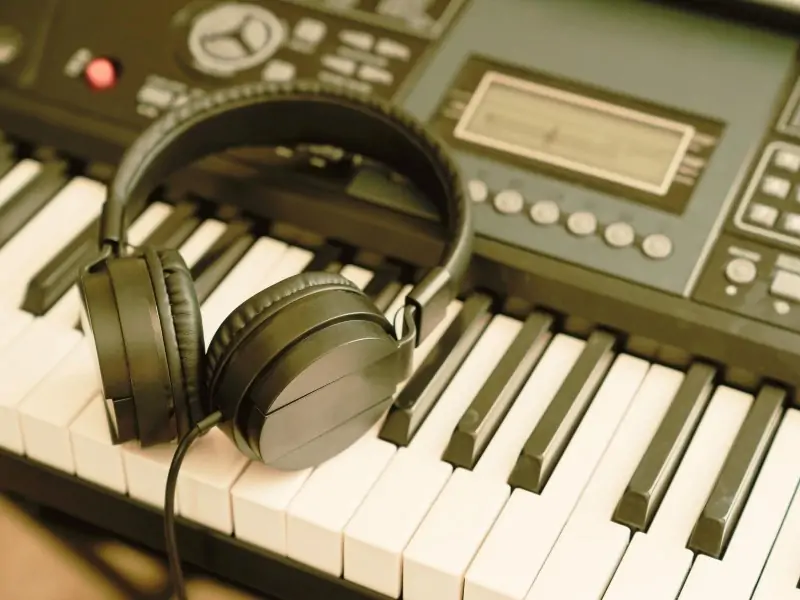 Müzikte mix mastering öğrenmek hem oldukça tatmin edici hem de