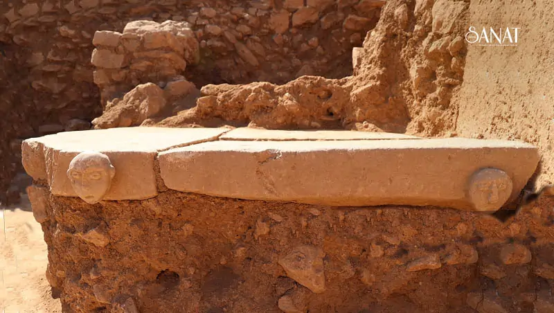 insan yüzü kabartmaları