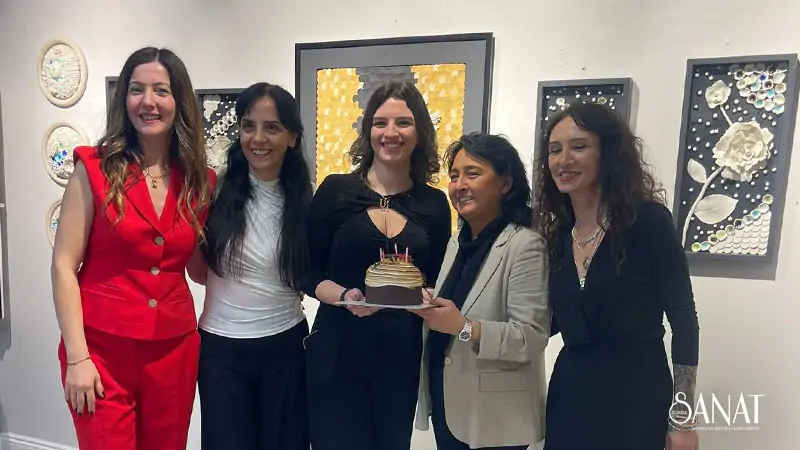 Çevrelerinde “Altın Beşli” olarak anılan, Türkiye’nin önde gelen beş kadın