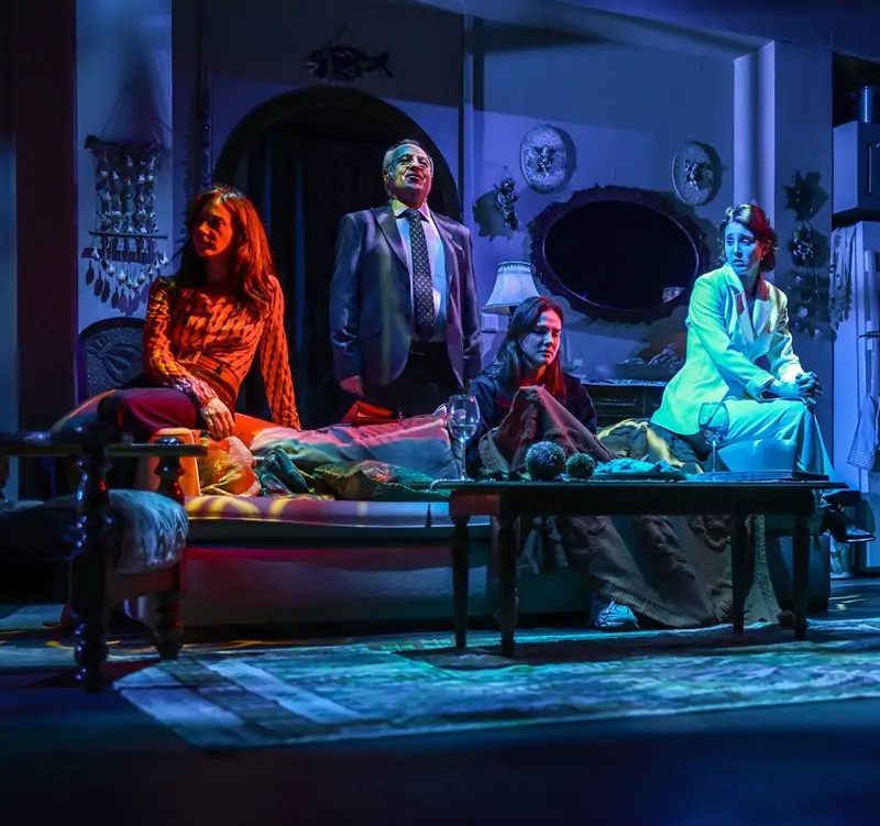 Sahnelene konduğu ilk günden bu yana kapalı gişe oynayan, Çağan