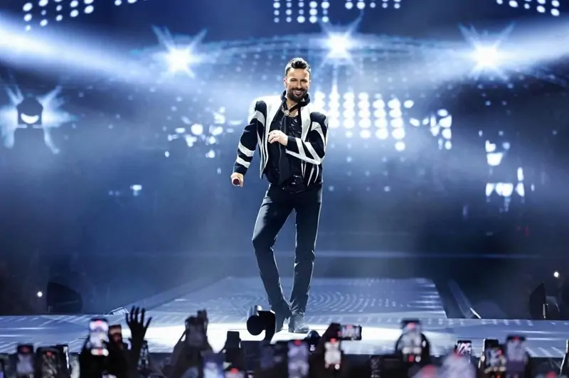 Megastar Tarkan’ın İstanbul konser serisi sona erdi. Ünlü şarkıcı, final