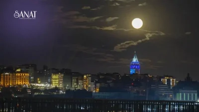 İstanbul’da geçtiğimiz akşam oluşan pembe dolunay ile birlikte ortaya seyrine