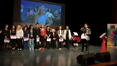 İstanbul Sanat Işıktır Derneği, Türk sanatlarını ve sanatçılarını maddi-manevi destekleme,